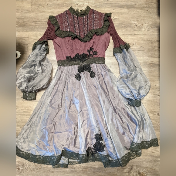 Dresses & Skirts - LAST CHANCE Vintage dress, multi.